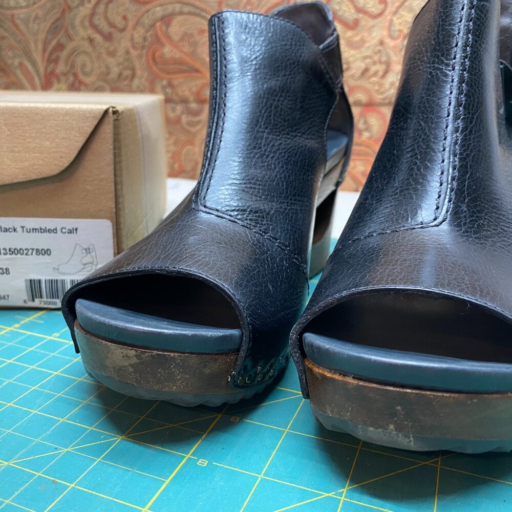 Dansko Sable Black Tumbled Calf, size US 7.5/8 - EU 38